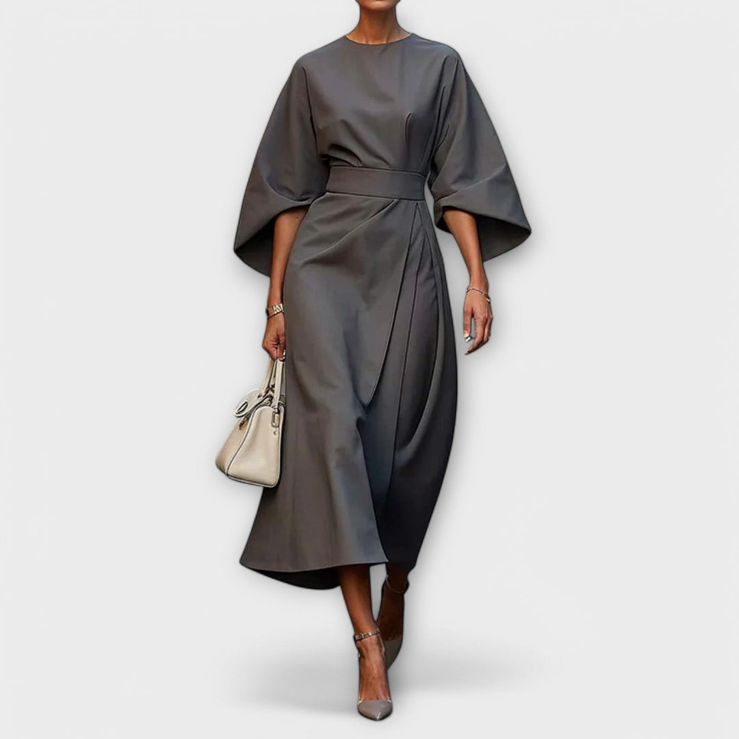 FRIDA - Elegant kjole med ærmer