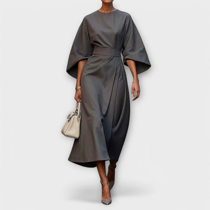 FRIDA - Elegant kjole med ærmer
