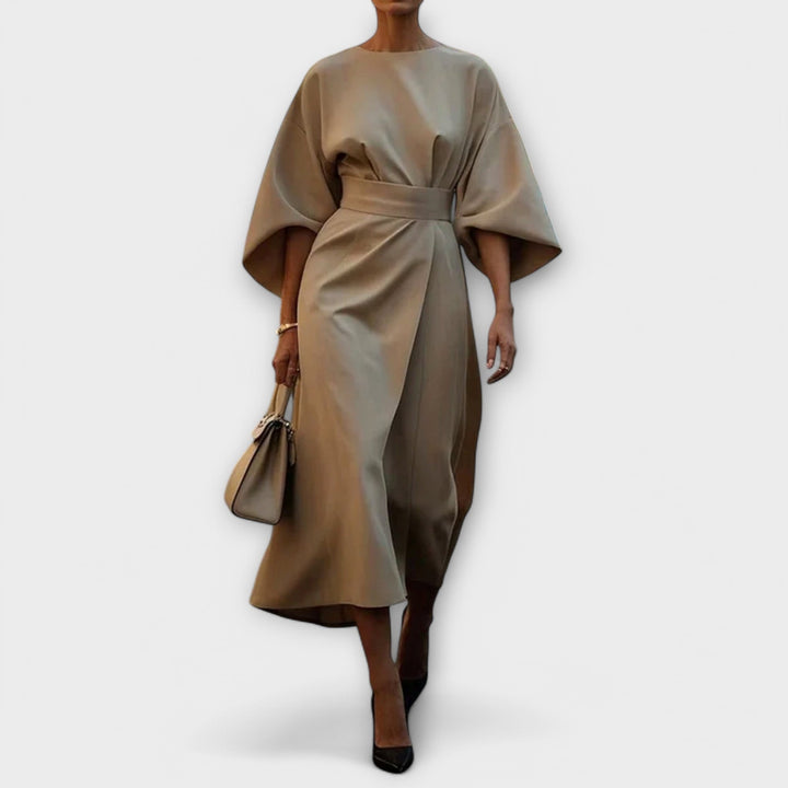 FRIDA - Elegant kjole med ærmer